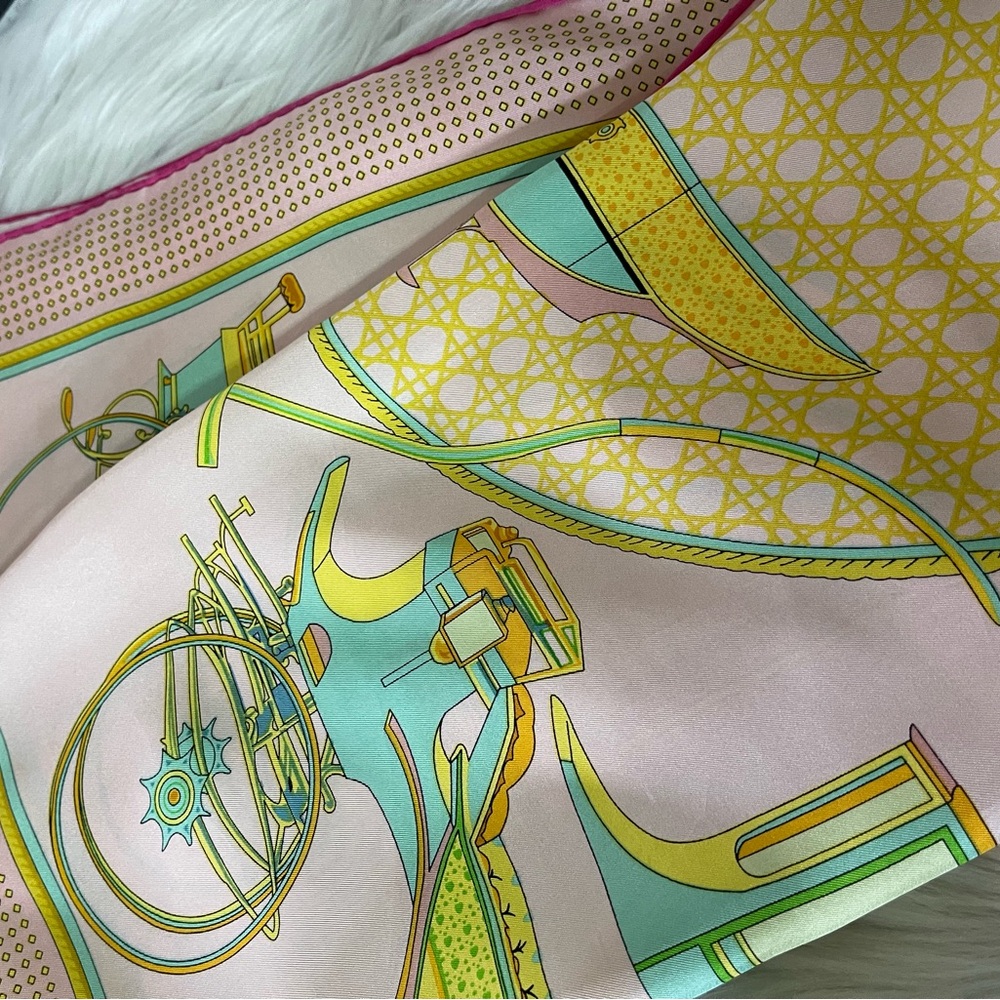 Hermès Les Voitures A Ransformation Silk Scarf. - Picture 10 of 14